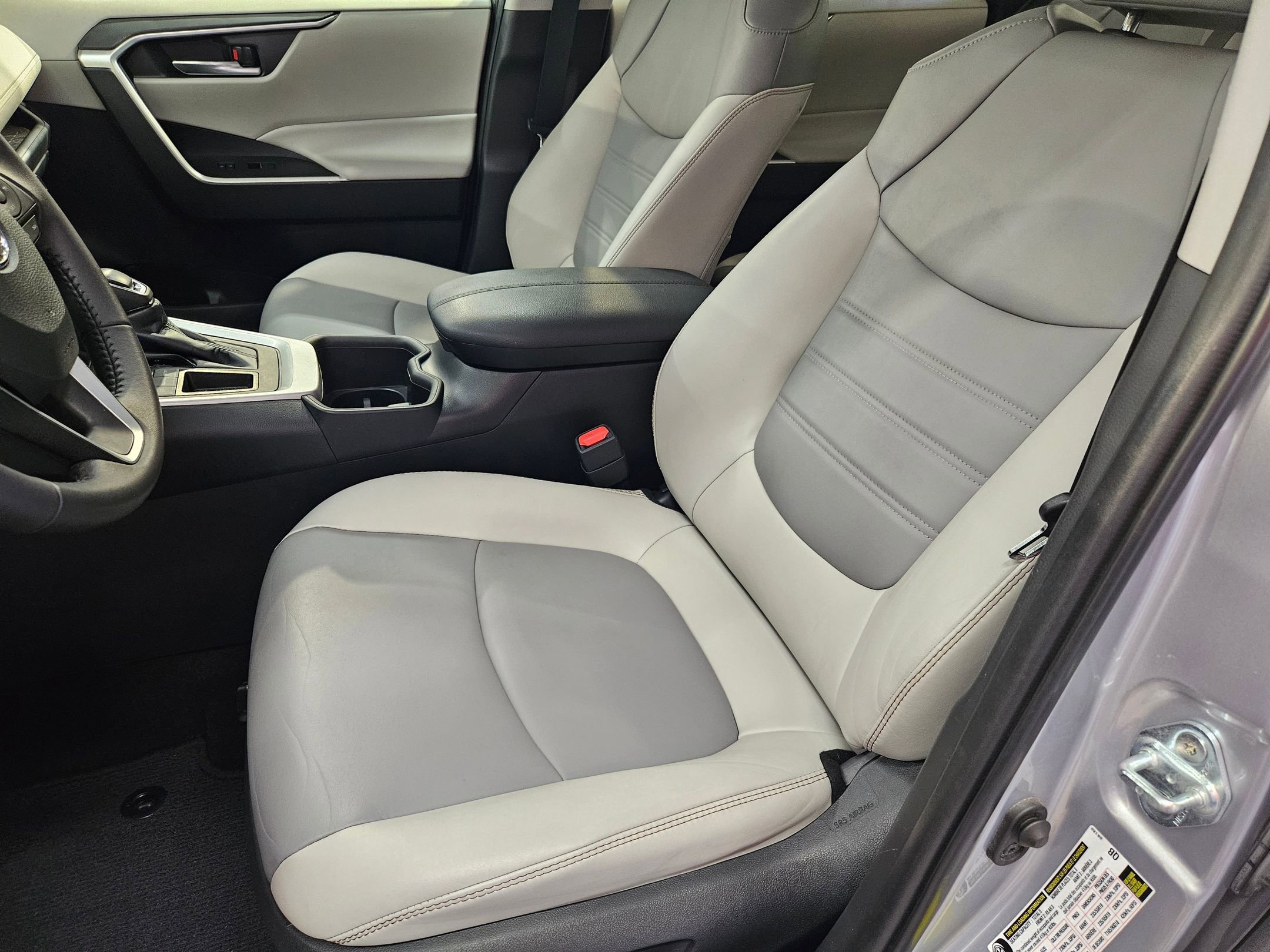 Used 2023 Toyota RAV4 XLE Premium image 24