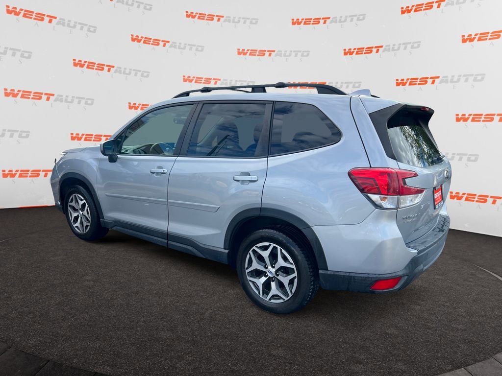 Used 2019 Subaru Forester Premium image 3
