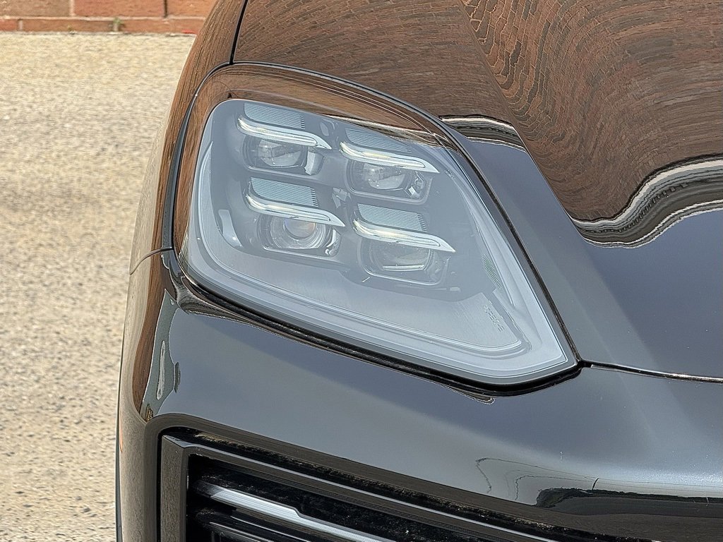 New 2024 Porsche Cayenne Turbo image 12