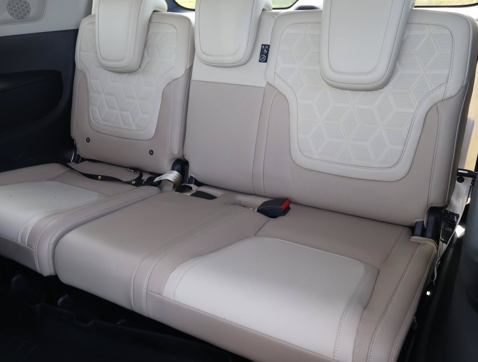 Used 2025 Nissan Armada Platinum Reserve RWD image 23