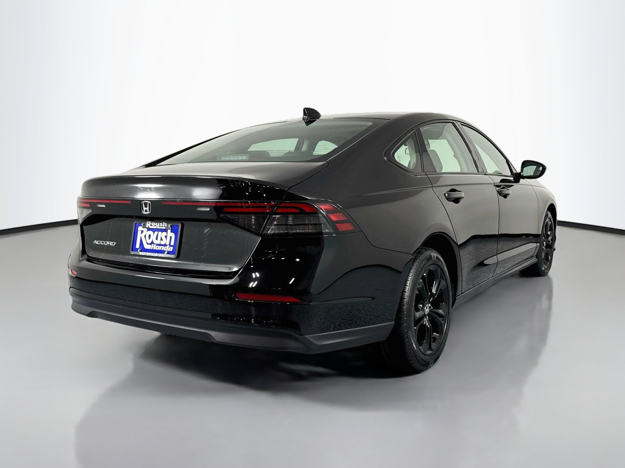 Certified 2025 Honda Accord SE image 5