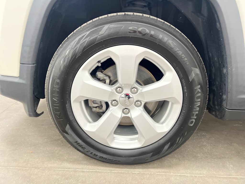 Used 2021 Jeep Compass Latitude FWD image 29