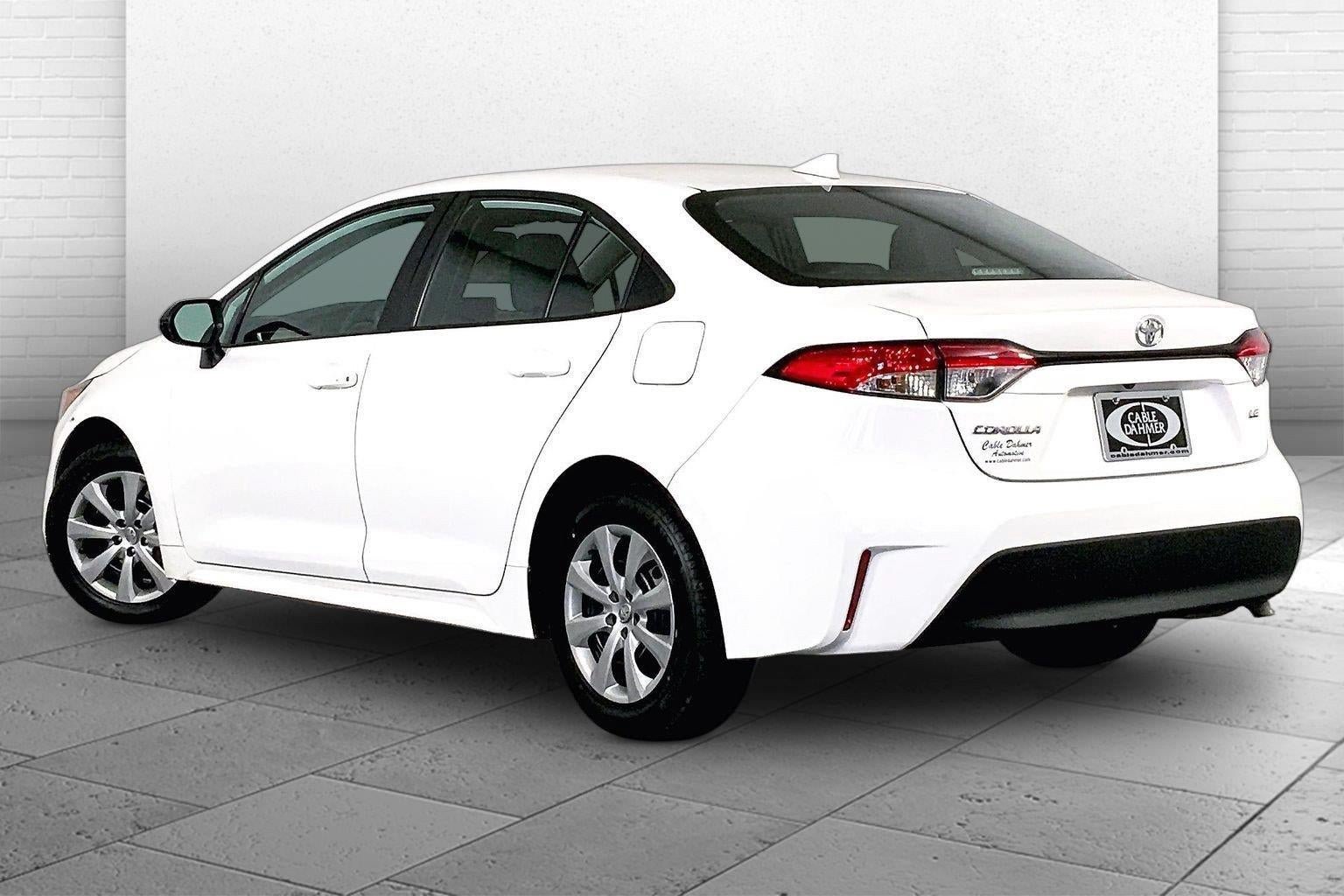 Used 2025 Toyota Corolla LE FWD image 11