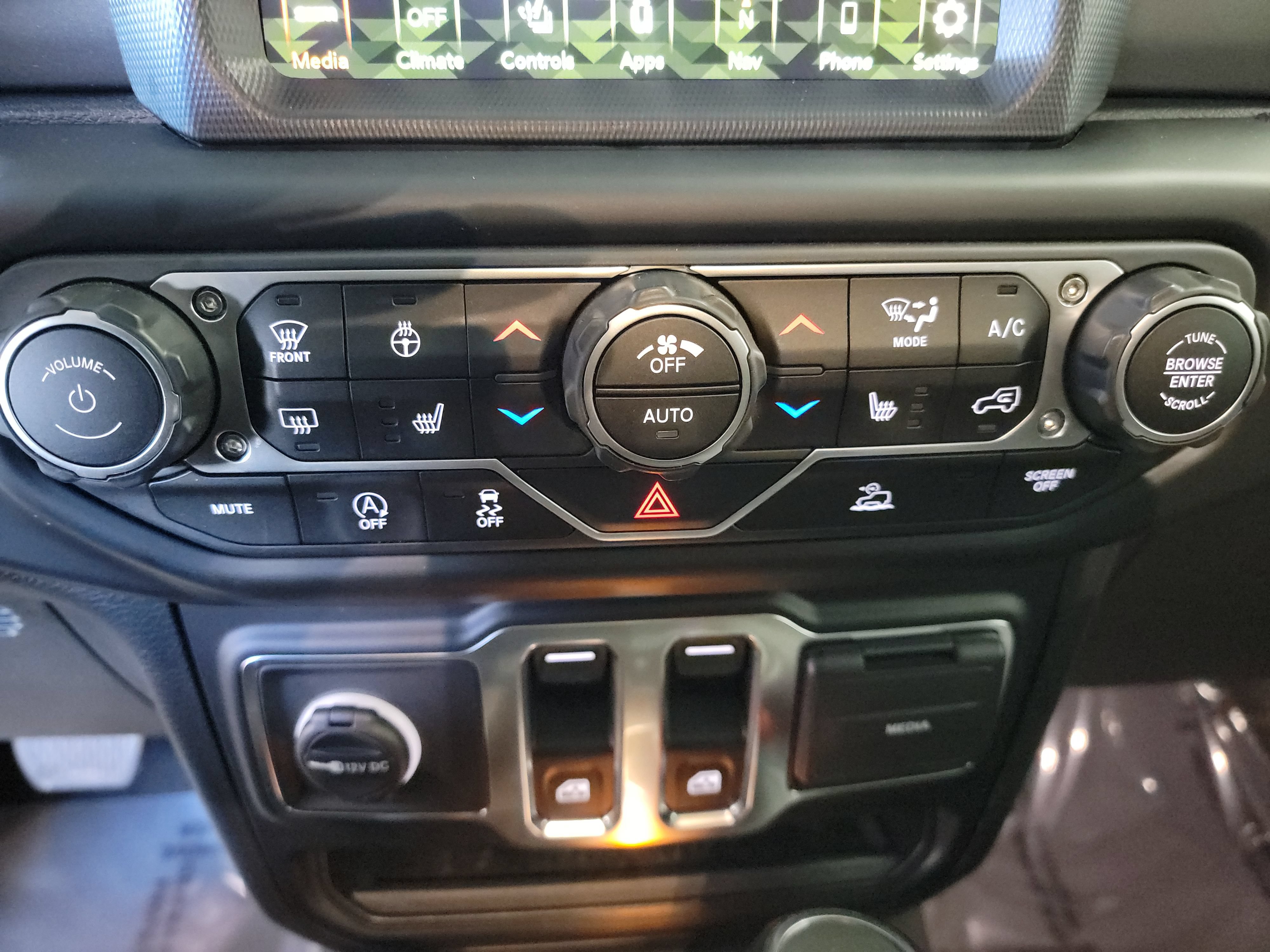 Used 2023 Jeep Wrangler Sport AWD/4WD image 21