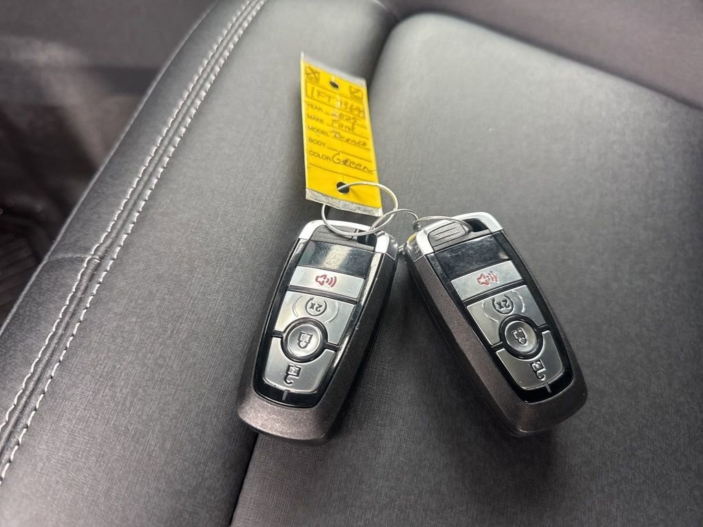 Used 2025 Ford Bronco Badlands image 34