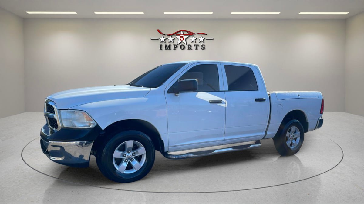 Used 2014 RAM 1500 4x4 Crew Cab w/ Exterior Appearance Group image 1