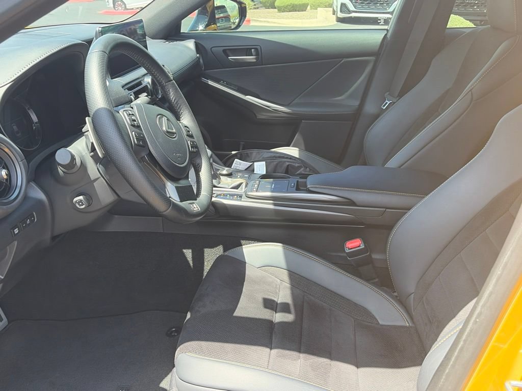 Used 2025 Lexus IS 500 RWD image 9