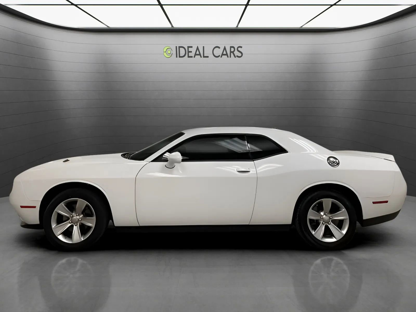 Used 2021 Dodge Challenger SXT RWD image 8