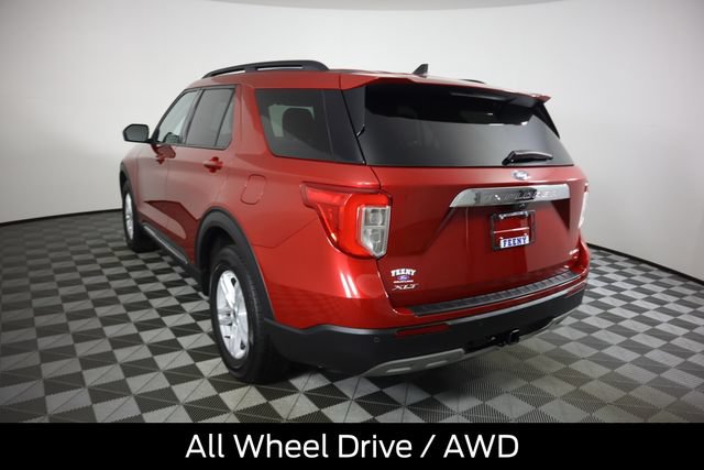 Used 2024 Ford Explorer XLT w/ Equipment Group 202A AWD/4WD image 7