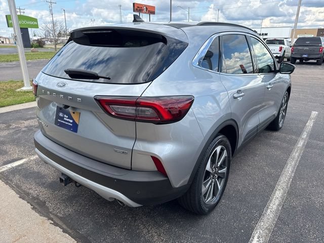 Certified 2023 Ford Escape Platinum w/ Class II Trailer Tow Package AWD/4WD image 9