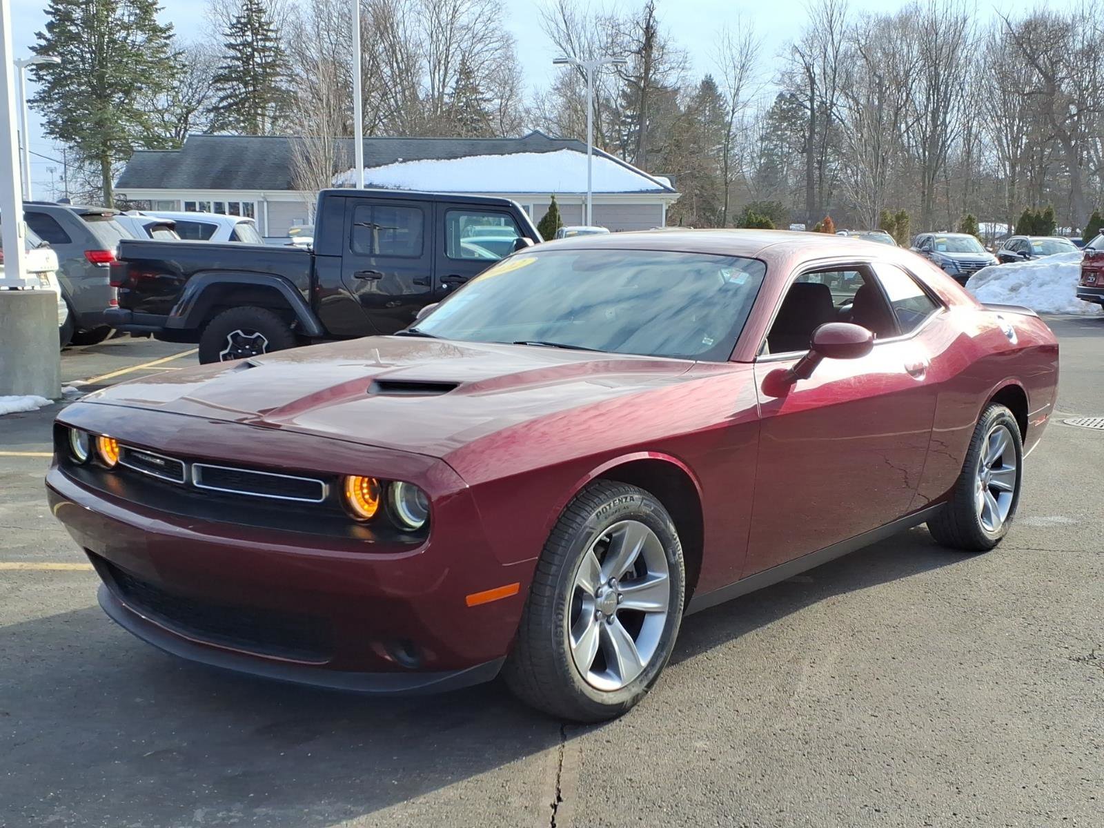Used 2022 Dodge Challenger SXT image 3