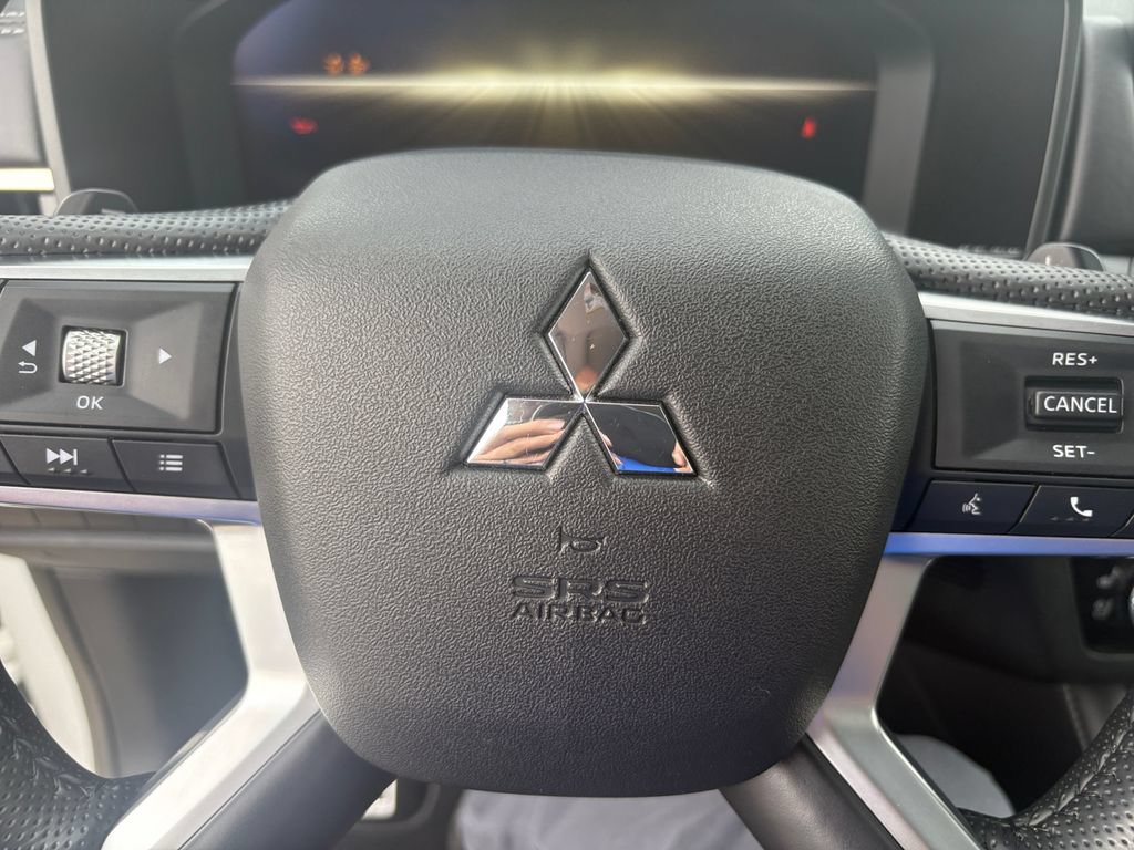 Used 2025 Mitsubishi Outlander SEL AWD/4WD image 15