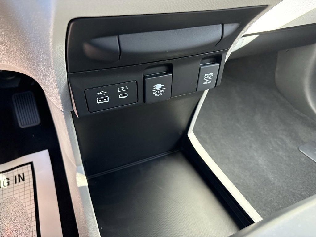 New 2026 Honda Odyssey Touring image 23