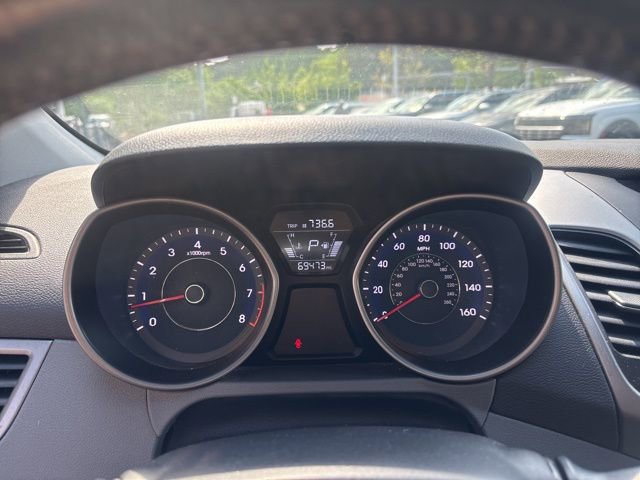 Used 2015 Hyundai Elantra Limited w/ Option Group 05 FWD image 7