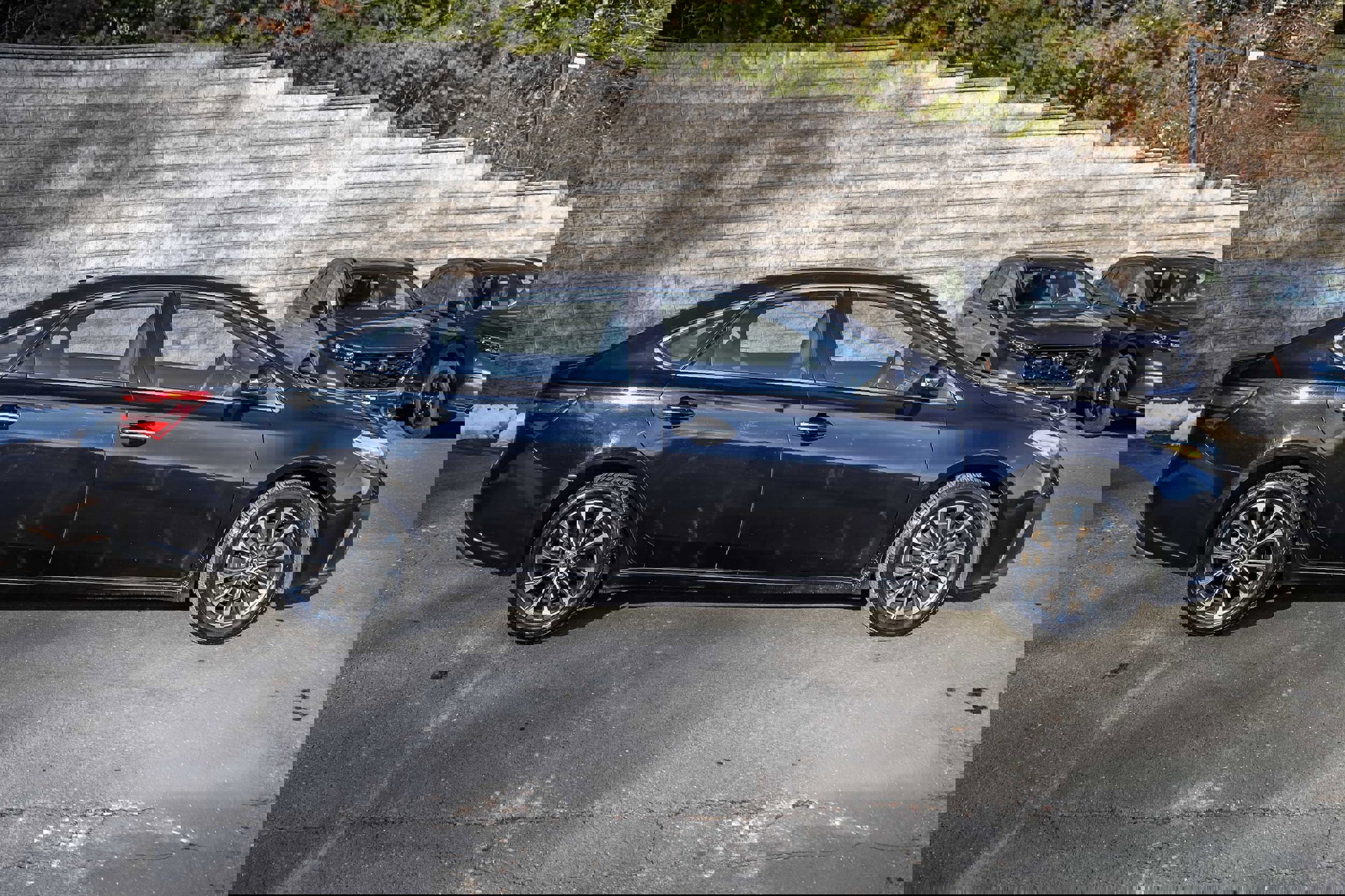 Used 2016 Toyota Avalon XLE image 4