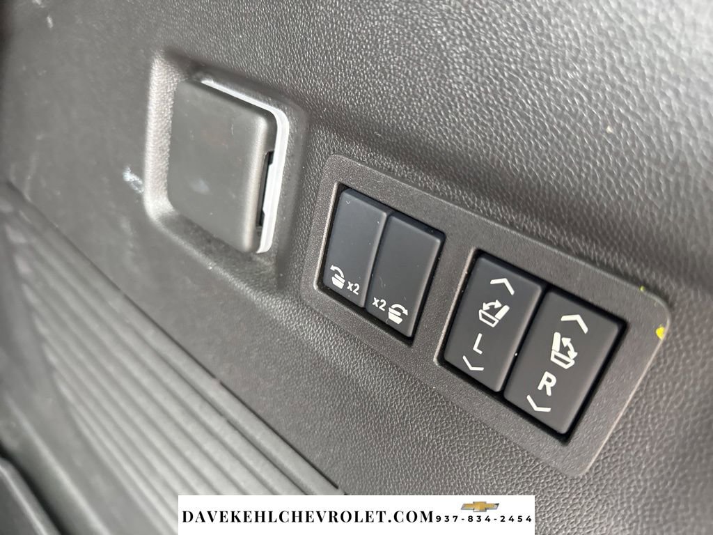 Used 2025 Chevrolet Tahoe LT w/ Comfort Package image 32