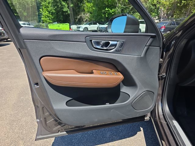 Used 2023 Volvo XC60 B5 Plus w/ Protection Package Premier FWD image 25