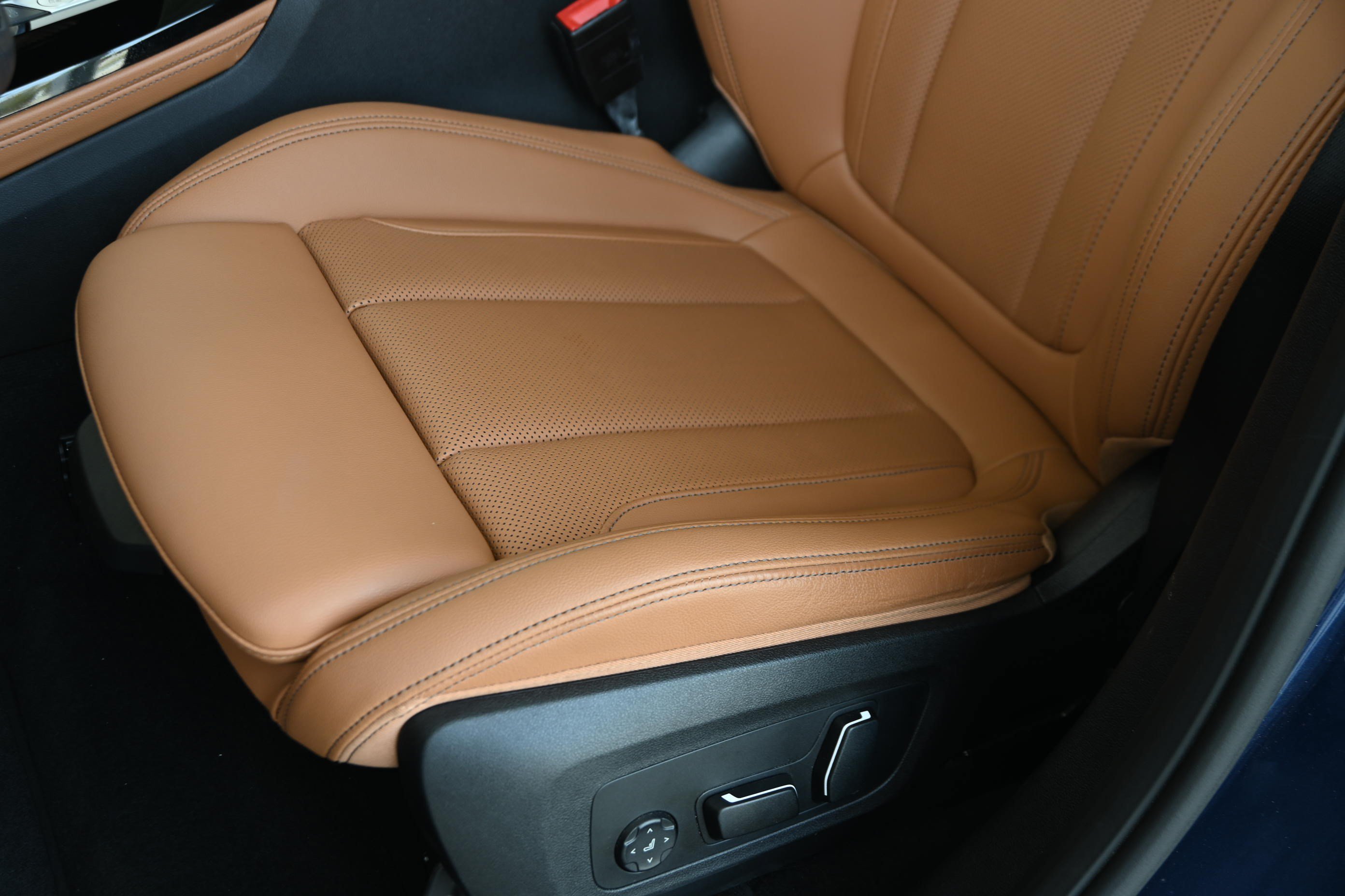 Certified 2025 BMW X4 xDrive30i AWD/4WD image 26