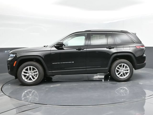 Used 2024 Jeep Grand Cherokee Laredo X AWD/4WD image 5