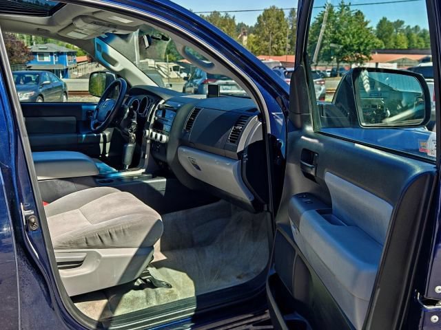 Used 2010 Toyota Sequoia SR5 AWD/4WD image 26
