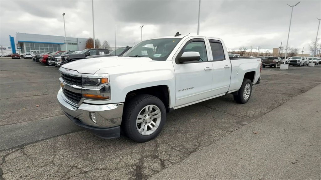 Used 2017 Chevrolet Silverado 1500 LT w/ All Star Edition image 4