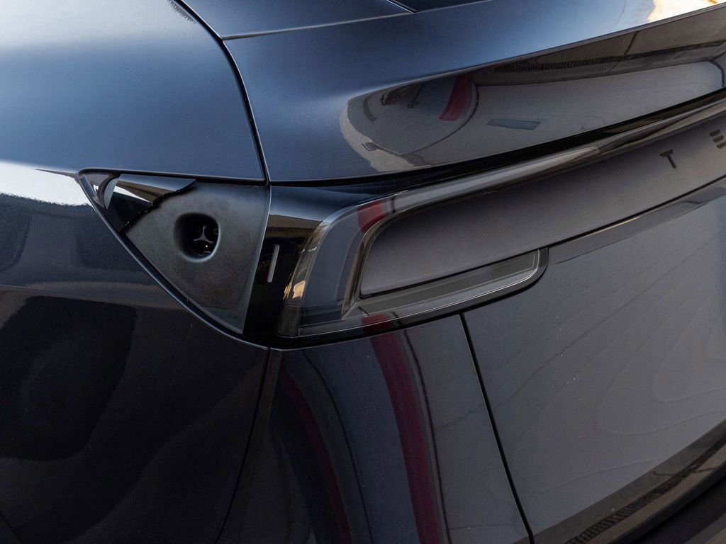 Used 2026 Tesla Model Y Long Range image 36