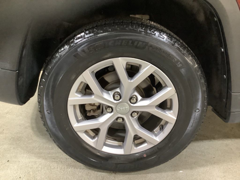 Used 2022 Jeep Grand Cherokee Limited AWD/4WD image 10