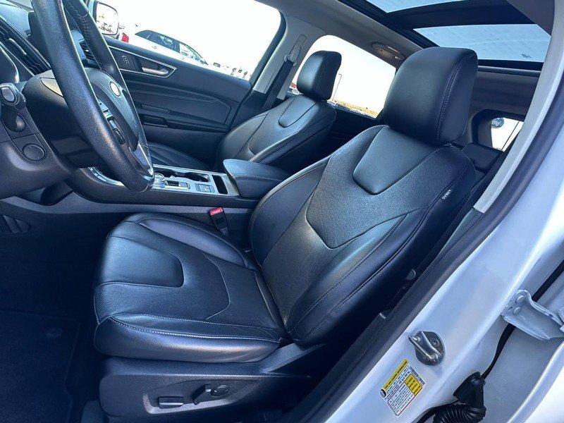 Used 2021 Ford Edge Titanium w/ Equipment Group 301A image 9