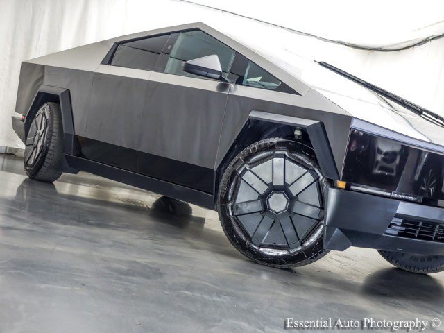 Used 2024 Tesla Cybertruck Cyberbeast AWD/4WD image 4