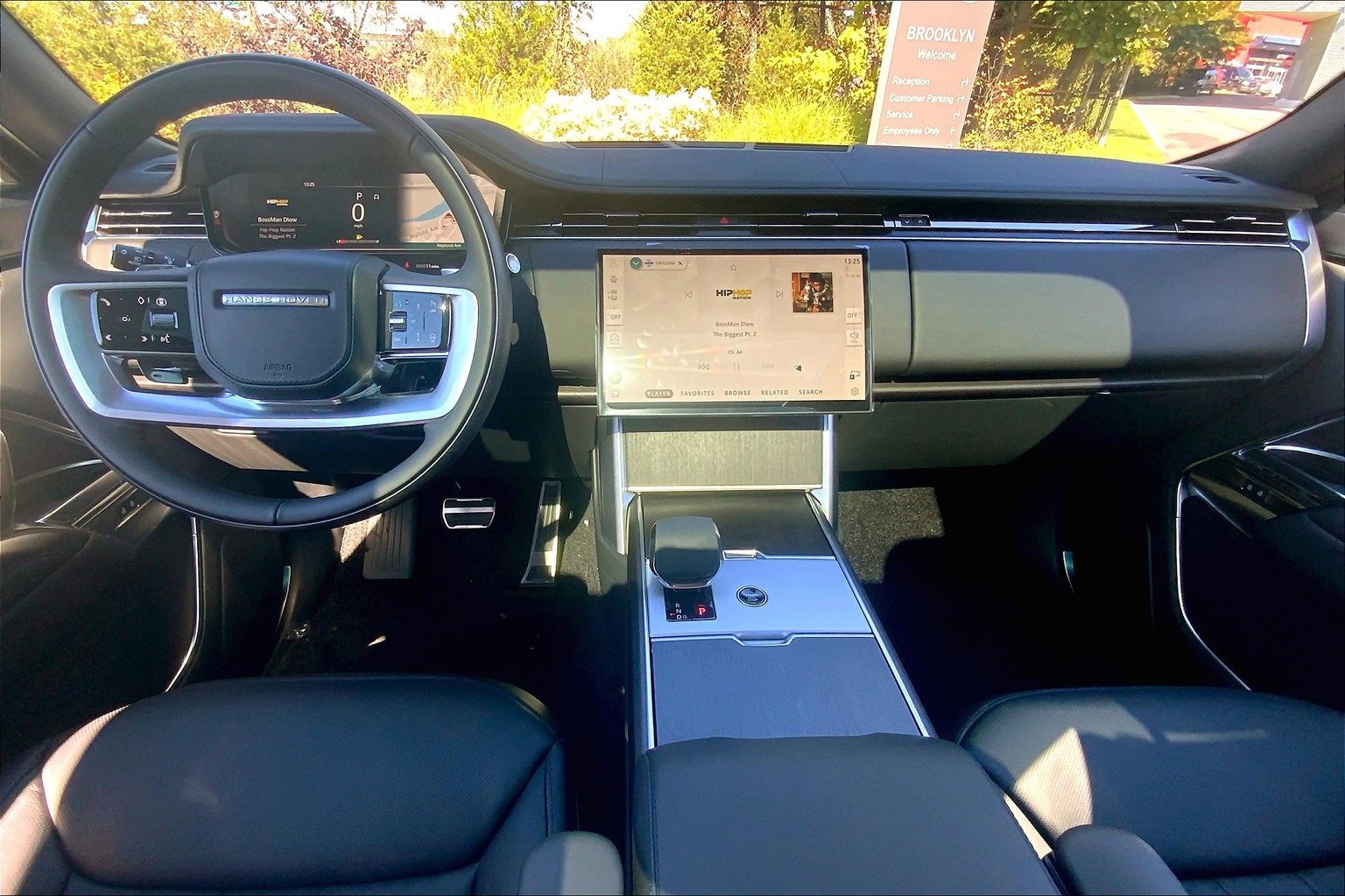 New 2025 Land Rover Range Rover SE image 5