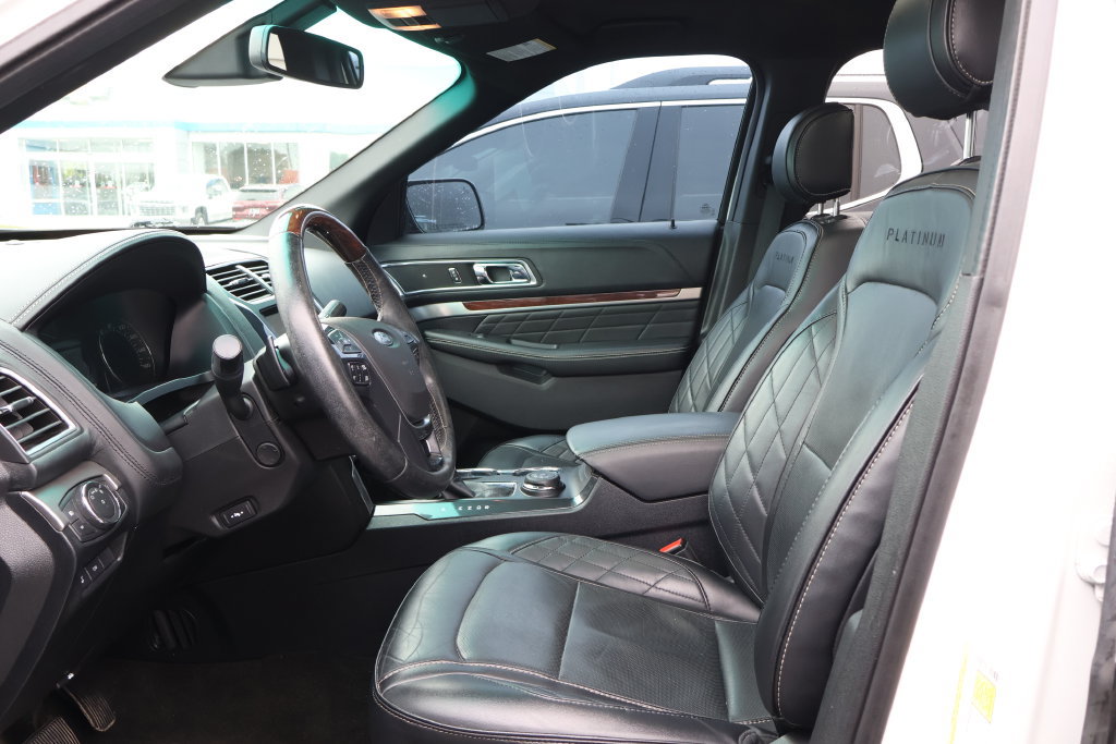 Used 2016 Ford Explorer Platinum AWD/4WD image 8