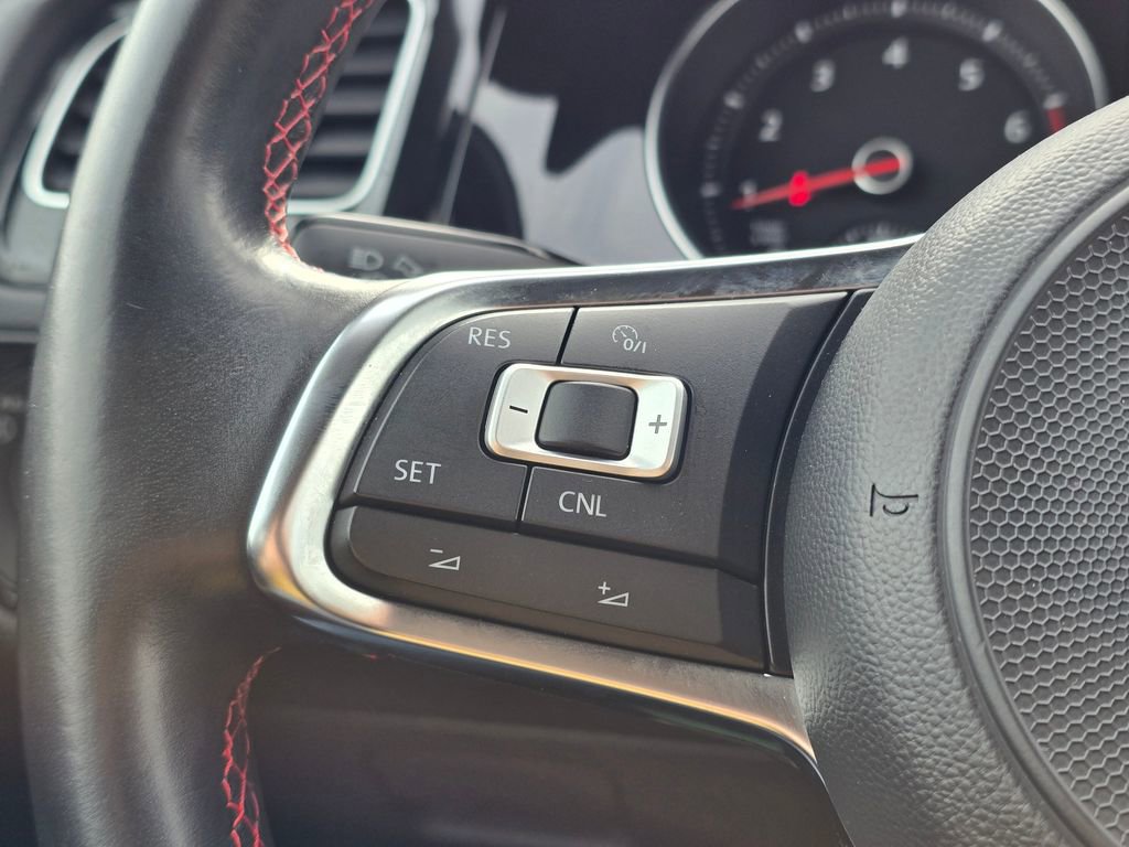 Used 2018 Volkswagen GTI SE w/ SE Leather Package image 32