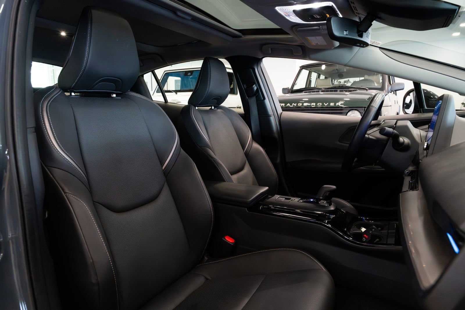 Used 2024 Toyota Prius XLE image 9