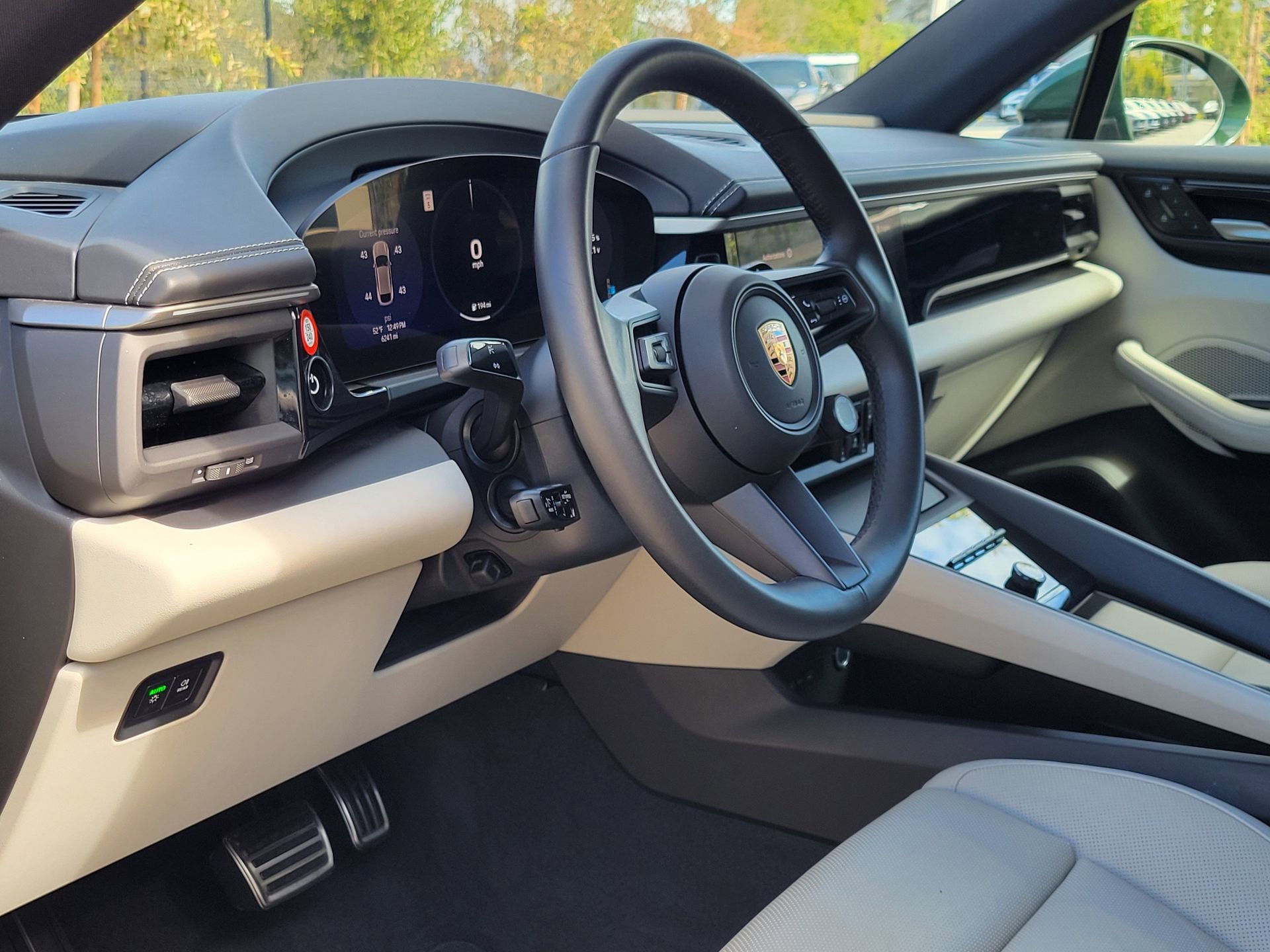 Used 2025 Porsche Macan 4S Electric image 4
