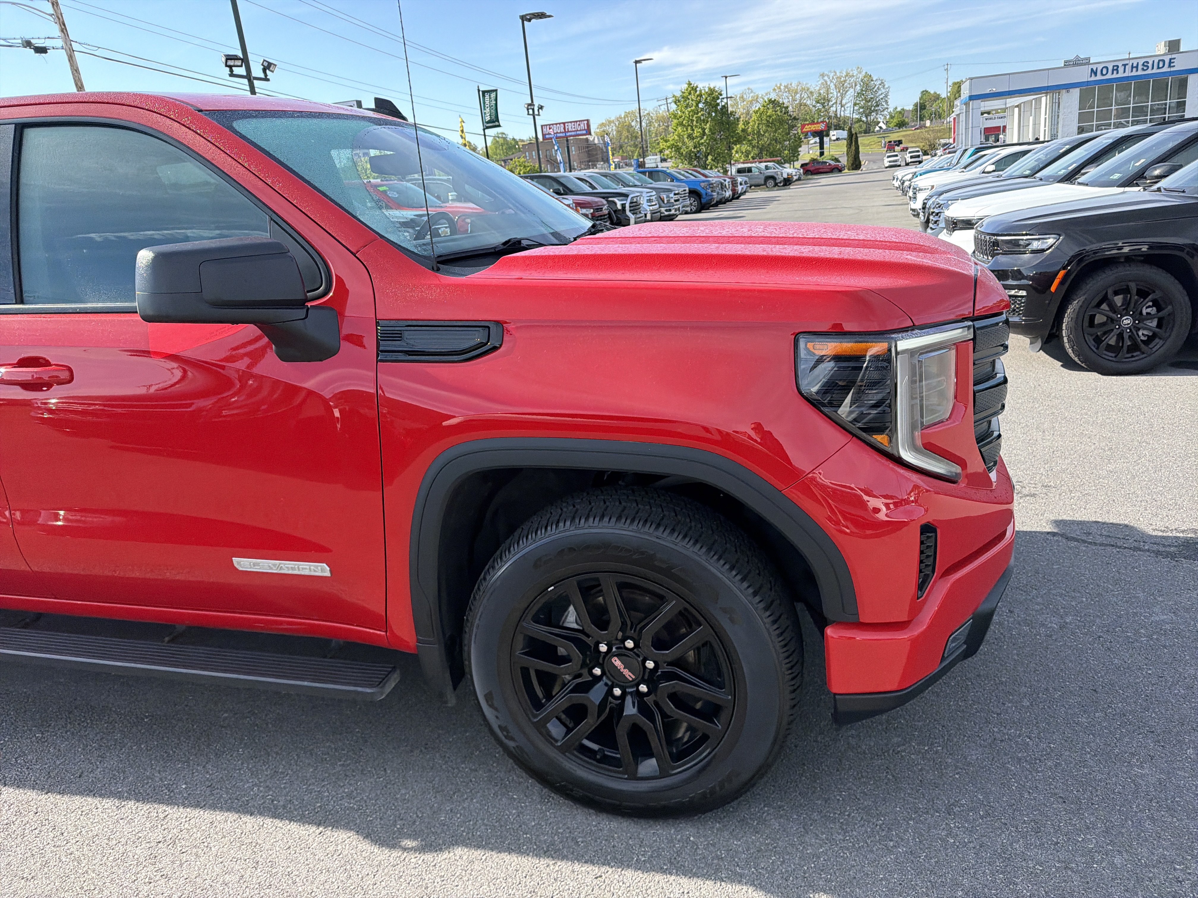 Used 2024 GMC Sierra 1500 Elevation AWD/4WD image 4