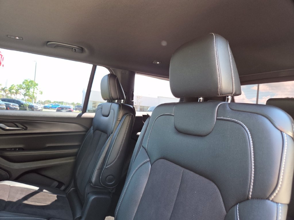 Certified 2024 Jeep Grand Cherokee L Altitude AWD/4WD image 24