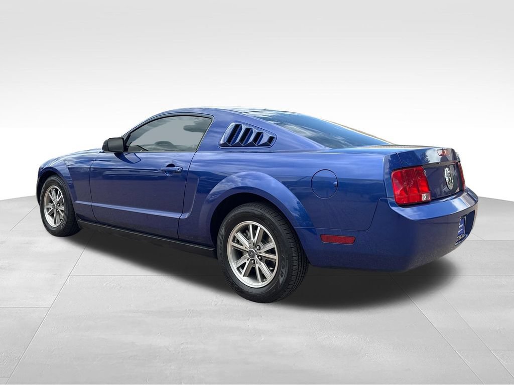 Used 2005 Ford Mustang Coupe RWD image 6