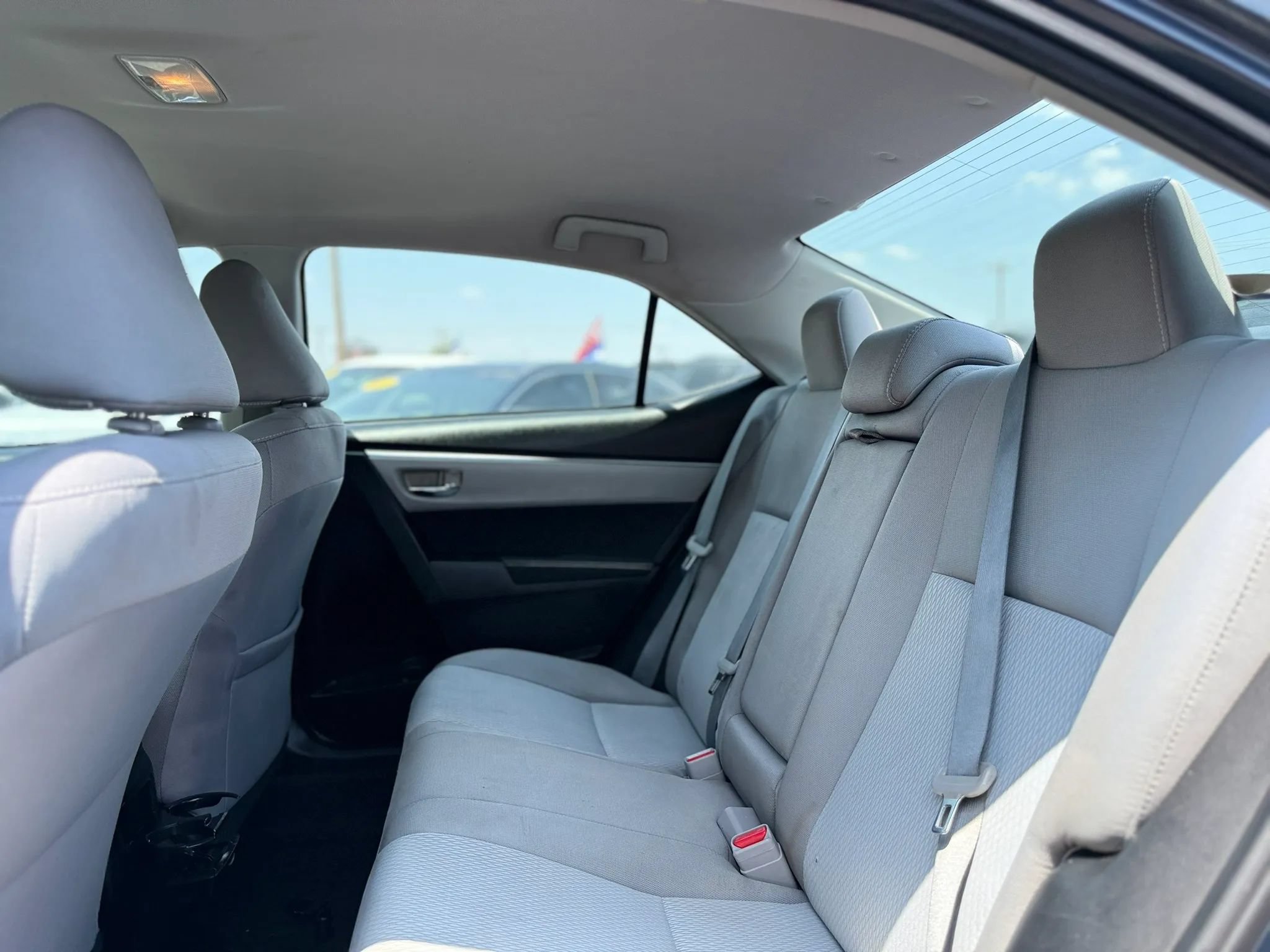 Used 2016 Toyota Corolla LE FWD image 19