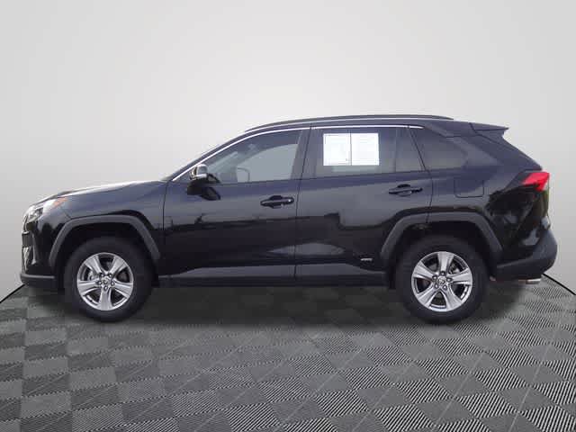 Used 2024 Toyota RAV4 XLE AWD/4WD image 2