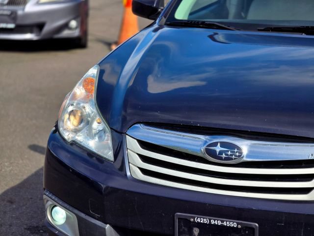 Used 2012 Subaru Outback 2.5i Premium w/ All-Weather Pkg AWD/4WD image 3