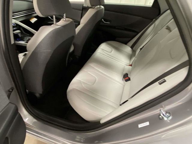 Certified 2025 Hyundai Elantra Limited image 10