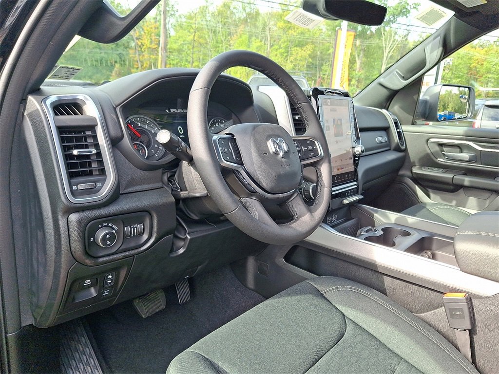 New 2026 RAM 1500 4x4 Crew Cab image 6