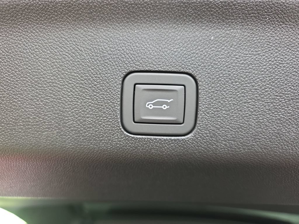 New 2026 GMC Yukon XL AT4 Ultimate AWD/4WD image 15
