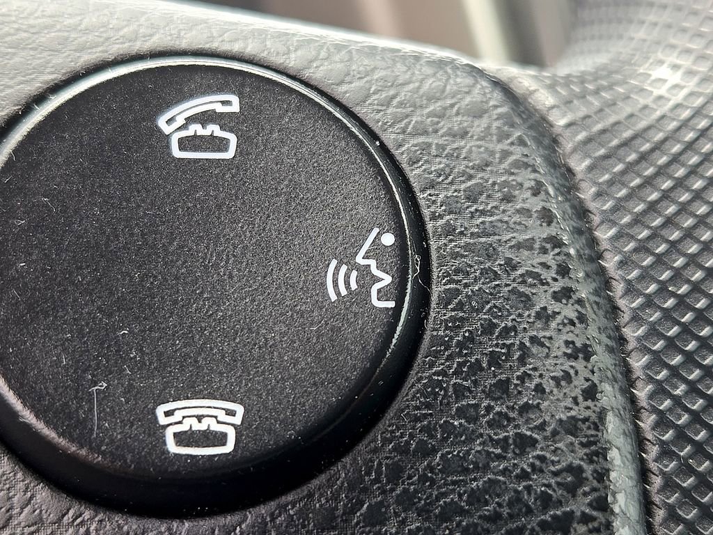Used 2015 Toyota RAV4 LE AWD/4WD image 26