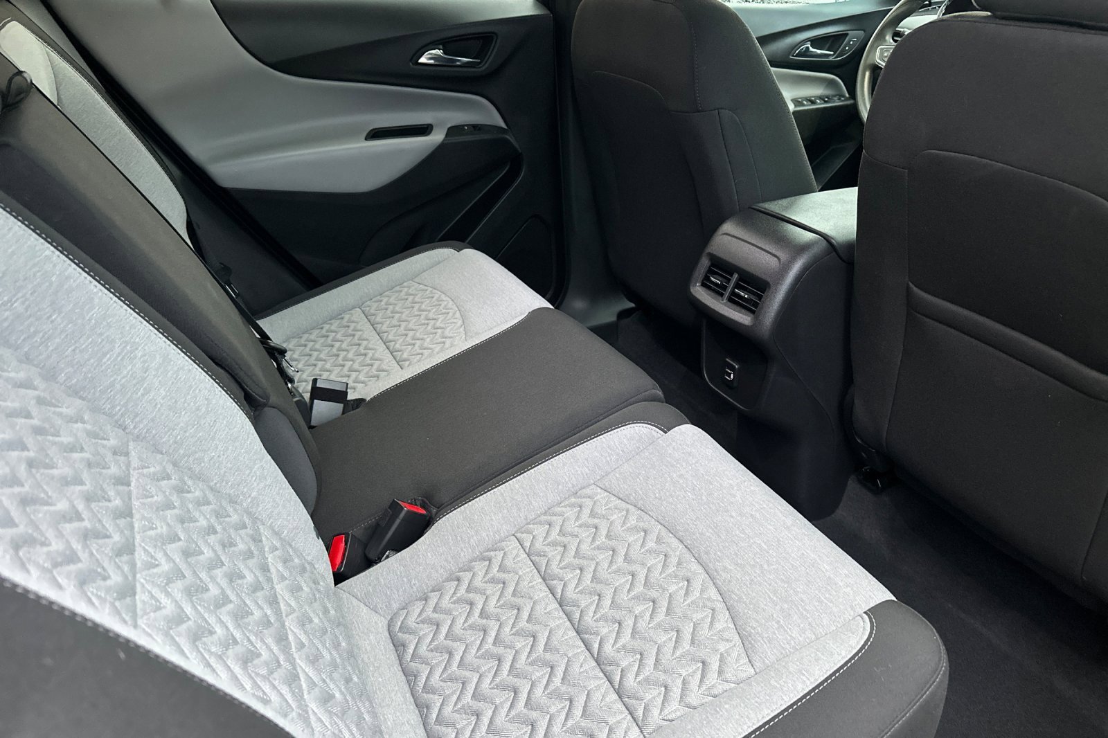 Used 2024 Chevrolet Equinox LS w/ LS Convenience Package image 19