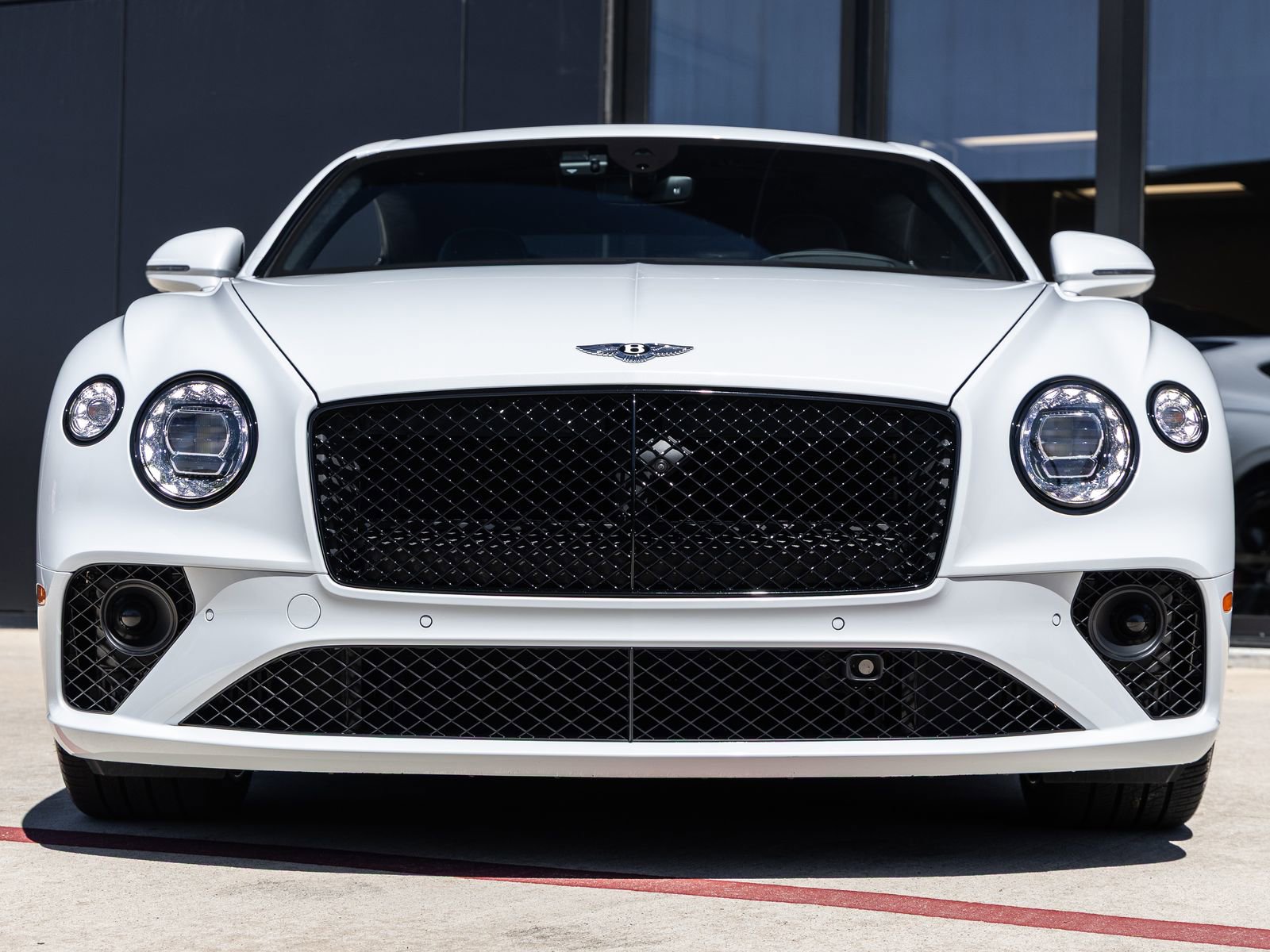 Used 2024 Bentley Continental GT image 4