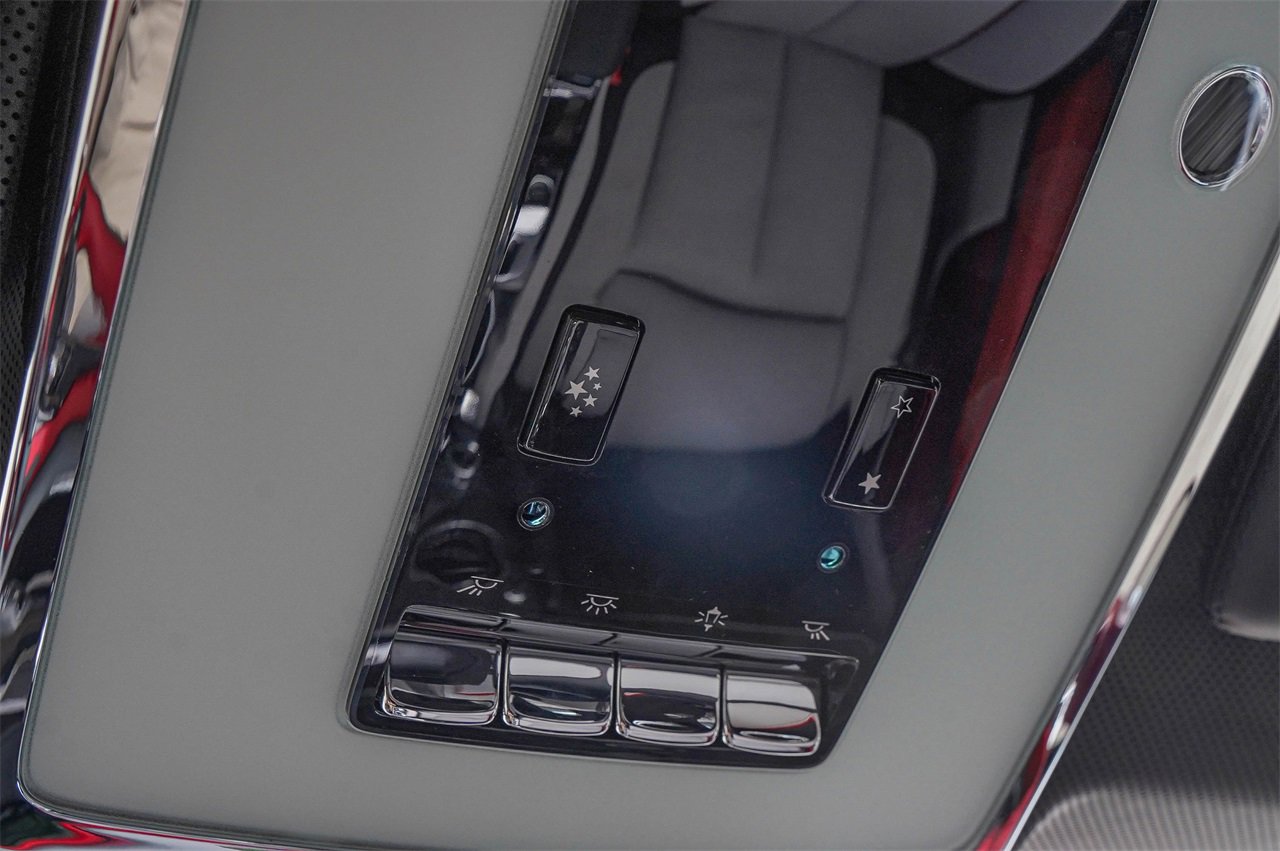 Certified 2024 Rolls-Royce Cullinan Black Badge w/ Dark Exterior Package image 32