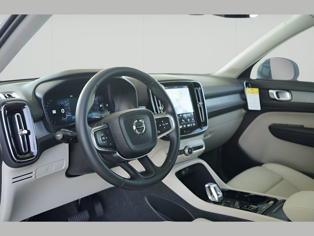 New 2026 Volvo XC40 B5 Plus w/ Protection Package Premier AWD/4WD image 18