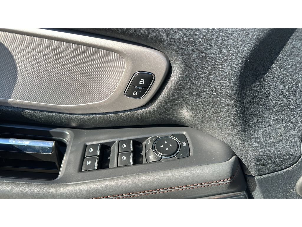 Used 2025 Ford Expedition Active AWD/4WD image 12