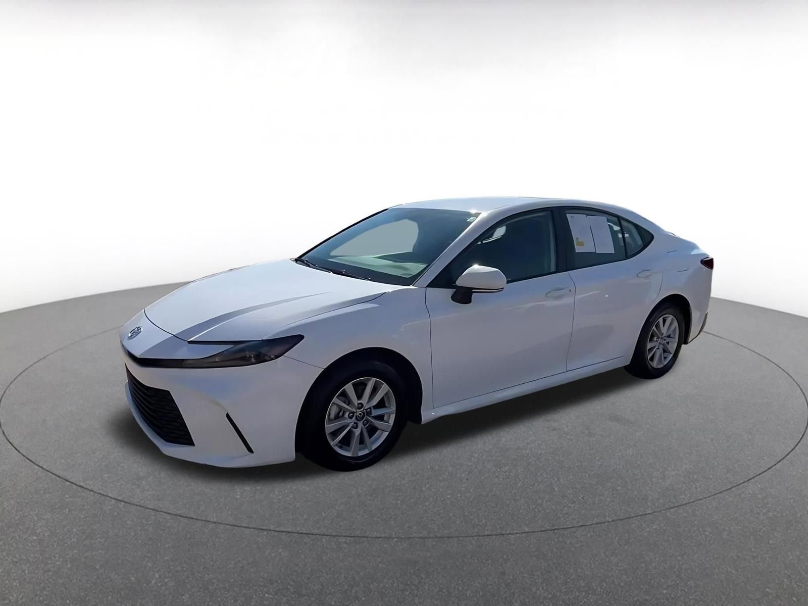 Used 2025 Toyota Camry LE image 8